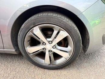Peugeot 308 1.2 PureTech Allure Hatchback 5dr Petrol Manual Euro 6 (s/s) (13
