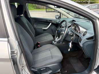 Ford Fiesta TITANIUM AUTOMATIC