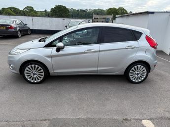 Ford Fiesta TITANIUM AUTOMATIC
