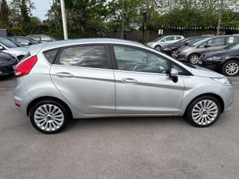 Ford Fiesta TITANIUM AUTOMATIC