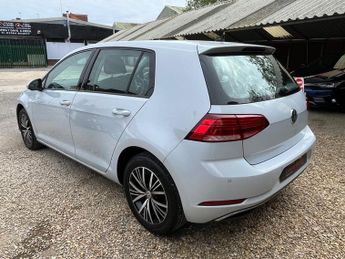 Volkswagen Golf SE NAVIGATION TSI BLUEMOTION TECHNOLOGY DSG