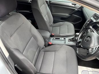 Volkswagen Golf SE NAVIGATION TSI BLUEMOTION TECHNOLOGY DSG