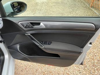 Volkswagen Golf SE NAVIGATION TSI BLUEMOTION TECHNOLOGY DSG