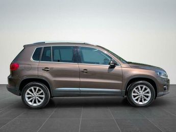 Volkswagen Tiguan 2.0 TDI BlueMotion Tech SE DSG 4WD Euro 5 (s/s) 5dr