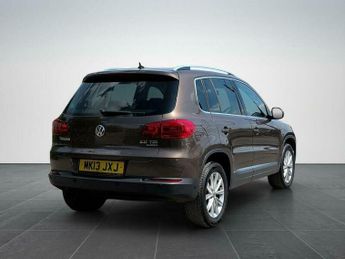 Volkswagen Tiguan 2.0 TDI BlueMotion Tech SE DSG 4WD Euro 5 (s/s) 5dr