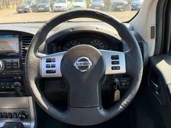 Nissan Navara 2.5 dCi Tekna 4WD Euro 4 4dr