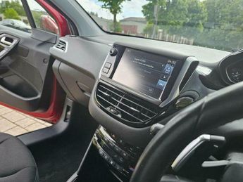 Peugeot 208 1.2 e-VTi PureTech Allure Hatchback 5dr Petrol EGC Euro 5 (s/s) 