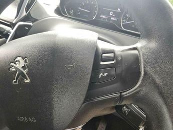 Peugeot 208 1.2 e-VTi PureTech Allure Hatchback 5dr Petrol EGC Euro 5 (s/s) 