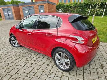Peugeot 208 1.2 e-VTi PureTech Allure Hatchback 5dr Petrol EGC Euro 5 (s/s) 