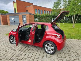 Peugeot 208 1.2 e-VTi PureTech Allure Hatchback 5dr Petrol EGC Euro 5 (s/s) 