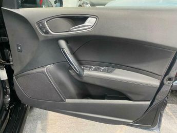 Audi A1 1.4 TFSI CoD S line Sportback S Tronic Euro 6 (s/s) 5dr