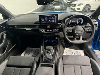 Audi A4 2.0 A4 Black Edition 40 TDI MHEV Quattro Semi-Auto 4WD 5dr