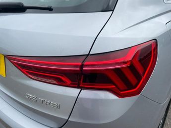 Audi Q3 1.5 TFSI CoD 35 Sport SUV 5dr Petrol S Tronic Euro 6 (s/s) (150 