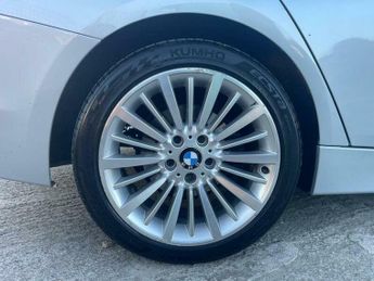 BMW 3 SERIES 2.0 320d Luxury Auto Euro 5 (s/s) 4dr