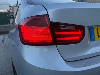BMW 3 SERIES 2.0 320d Luxury Auto Euro 5 (s/s) 4dr