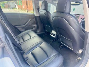 Tesla Model 3 Standard Range Plus Saloon 4dr Electric Auto RWD (241 bhp)