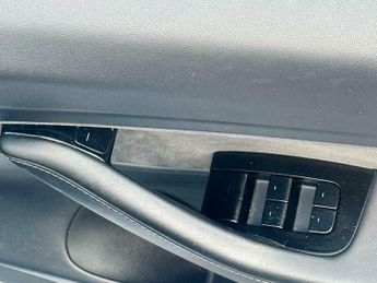 Tesla Model 3 Standard Range Plus Saloon 4dr Electric Auto RWD (241 bhp)