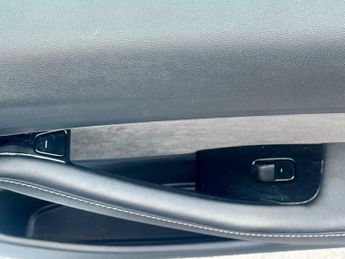 Tesla Model 3 Standard Range Plus Saloon 4dr Electric Auto RWD (241 bhp)