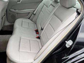 Mercedes-Benz E Class E220 CDI BLUEEFFICIENCY S/S SE