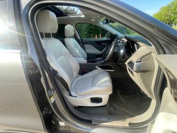 Jaguar F-Pace PORTFOLIO AWD