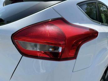 Ford Focus 1.5 TDCi Zetec Powershift Euro 6 (s/s) 5dr