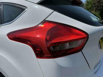 Ford Focus 1.5 TDCi Zetec Powershift Euro 6 (s/s) 5dr