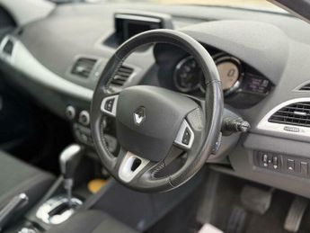 Renault Megane 1.5 dCi Dynamique TomTom EDC Euro 5 5dr