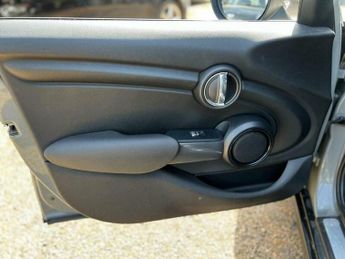 MINI Hatch 1.5 Cooper D Steptronic Euro 6 (s/s) 5dr