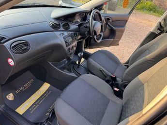 Ford Focus 1.6i 16v LX 5dr