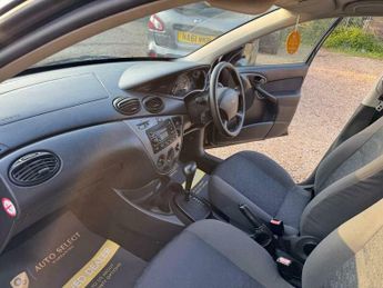 Ford Focus 1.6i 16v LX 5dr
