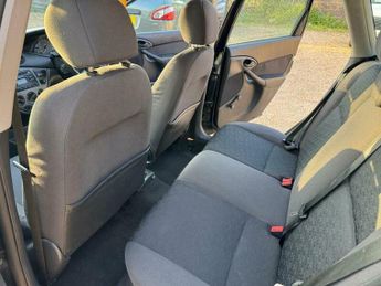 Ford Focus 1.6i 16v LX 5dr