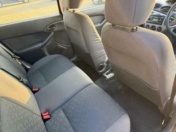 Ford Focus 1.6i 16v LX 5dr
