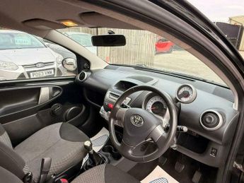 Toyota AYGO 1.0 VVT-i Fire Euro 5 5dr