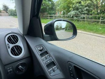 Volkswagen Tiguan 2.0 TDI Match DSG 4WD Euro 5 5dr