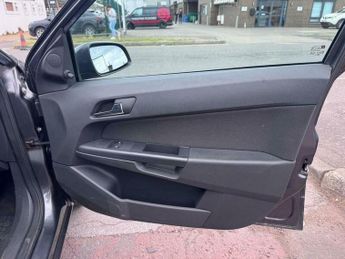 Vauxhall Astra 1.8i 16v Life 5dr