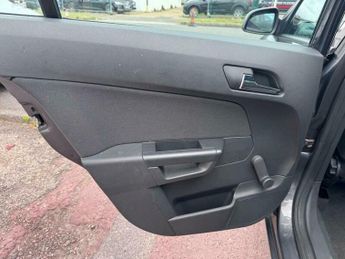 Vauxhall Astra 1.8i 16v Life 5dr