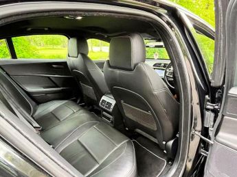 Jaguar XE 2.0d R-Sport Auto Euro 6 (s/s) 4dr