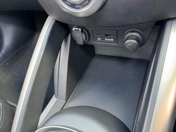 Hyundai Veloster 1.6GDi 16V 140BHP Sport Media Pack **Service History / Rare Unus