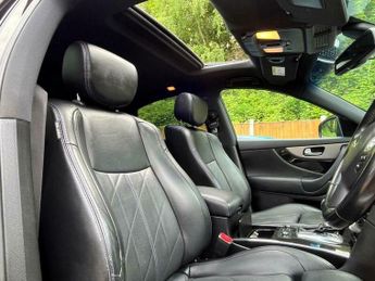 Infiniti QX70 3.0d V6 S Design Auto 4WD Euro 5 5dr