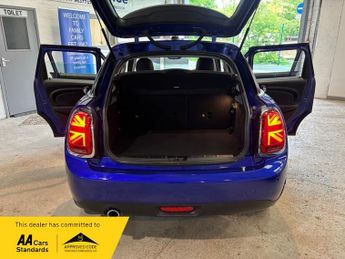 MINI Hatch 1.5 Cooper Classic Hatchback 5dr Petrol Steptronic Euro 6 (s/s) 