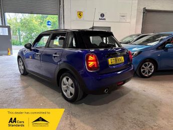 MINI Hatch 1.5 Cooper Classic Hatchback 5dr Petrol Steptronic Euro 6 (s/s) 