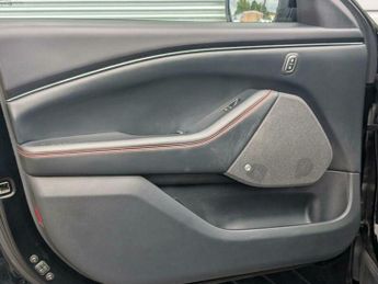 Ford Mustang Extended Range 91kWh AWD 5dr