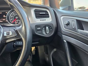 Volkswagen Golf 1.6 TDI BlueMotion Tech Match DSG Euro 5 (s/s) 5dr