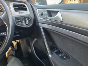 Volkswagen Golf 1.6 TDI BlueMotion Tech Match DSG Euro 5 (s/s) 5dr