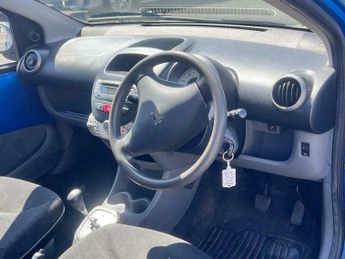 Peugeot 107 1.0 12V Urban 2 Tronic Euro 5 3dr