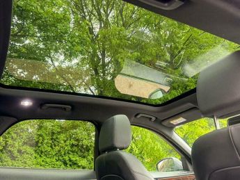 Jaguar F-Pace 2.0 D180 Portfolio Auto AWD Euro 6 (s/s) 5dr