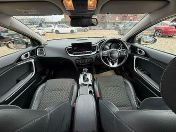 Kia Ceed 1.6 GDi 8.9kWh 3 DCT Euro 6 (s/s) 5dr