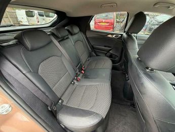 Kia Ceed 1.6 GDi 8.9kWh 3 DCT Euro 6 (s/s) 5dr