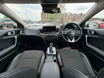 Kia Ceed 1.6 GDi 8.9kWh 3 DCT Euro 6 (s/s) 5dr