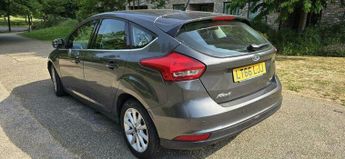Ford Focus 1.0T EcoBoost Titanium Auto Euro 6 (s/s) 5dr
